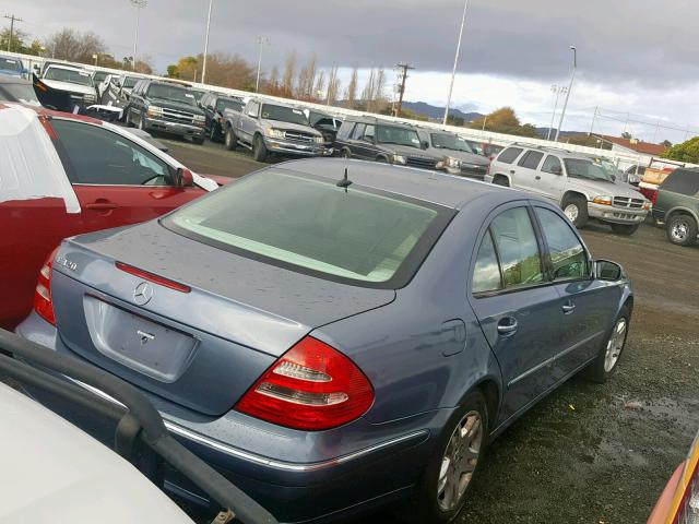 WDBUF65J83A165909 - 2003 MERCEDES-BENZ E 320 BLUE photo 4