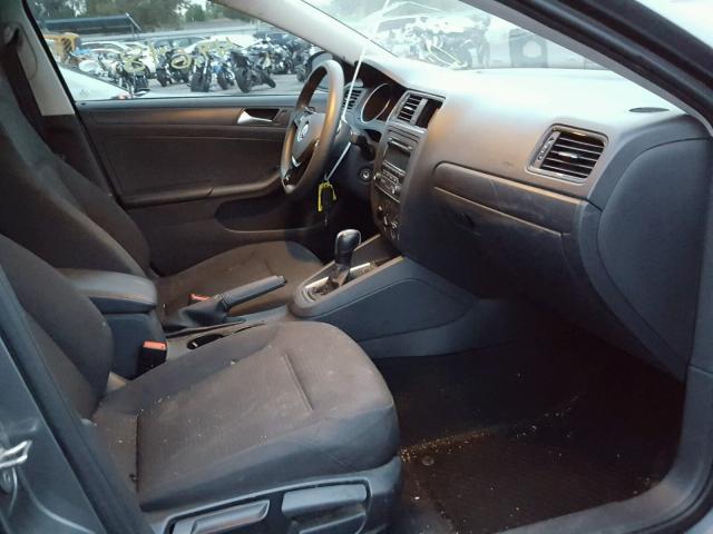 3VW2K7AJ7FM271207 - 2015 VOLKSWAGEN JETTA BASE GRAY photo 5