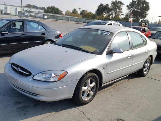 1FAFP5525YG158159 - 2000 FORD TAURUS SES SILVER photo 2