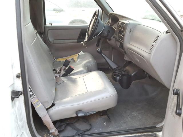 4F4YR12D32TM24537 - 2002 MAZDA B2300 WHITE photo 5