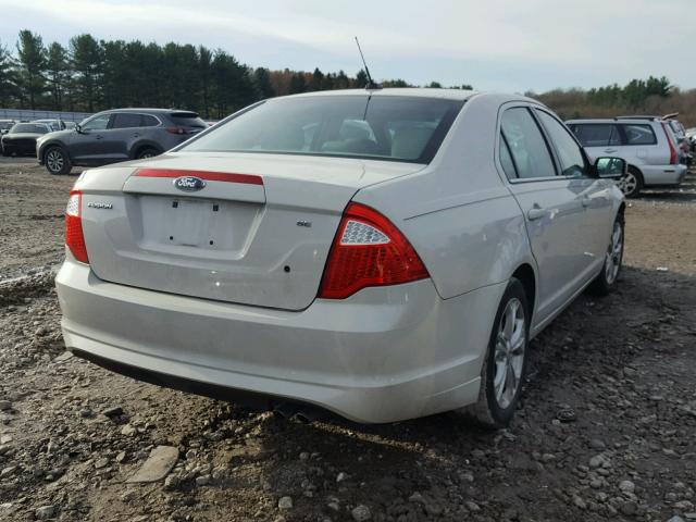 3FAHP0HA0CR135372 - 2012 FORD FUSION SE WHITE photo 4