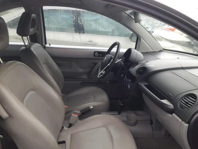 3VWCC21C3XM426584 - 1999 VOLKSWAGEN NEW BEETLE 白色 照片 5