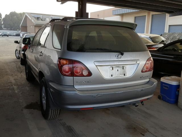 JT6GF10U0Y0066556 - 2000 LEXUS RX 300 SILVER photo 3