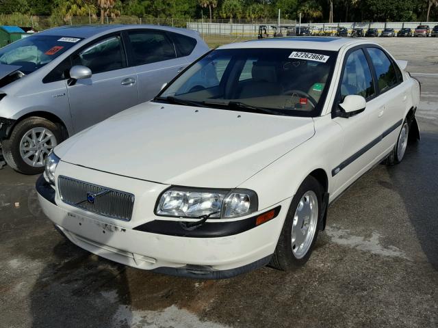 YV1TS94D811192816 - 2001 VOLVO S80 WHITE photo 2