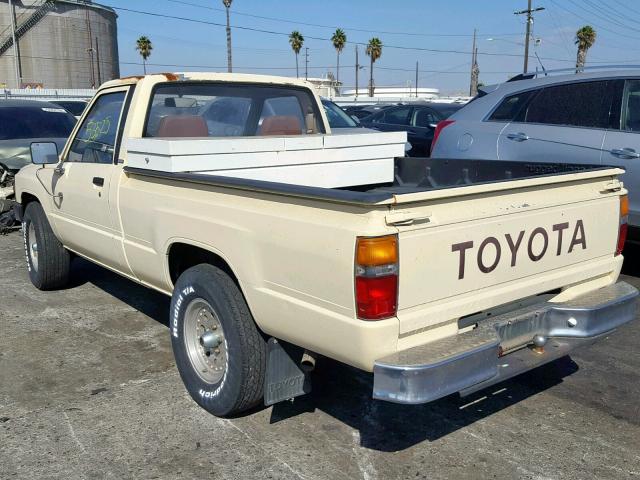 JT4RN50R0F0067842 - 1985 TOYOTA PICKUP 1/2 CREAM photo 3