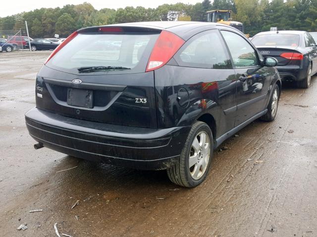 3FAFP31381R249699 - 2001 FORD FOCUS ZX3 BLACK photo 4