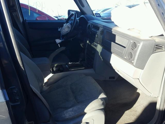 1J8HH48K66C355019 - 2006 JEEP COMMANDER CHARCOAL photo 5