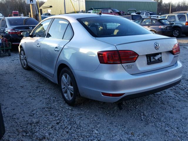 3VW637AJ5EM288519 - 2014 VOLKSWAGEN JETTA HYBR SILVER photo 3