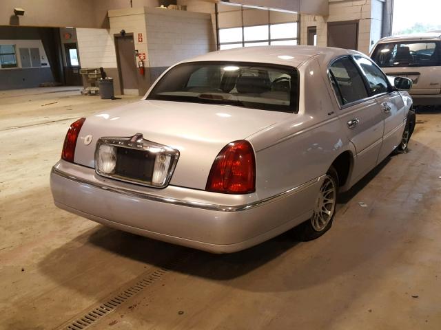 1LNHM82W32Y650626 - 2002 LINCOLN TOWN CAR S SILVER photo 4