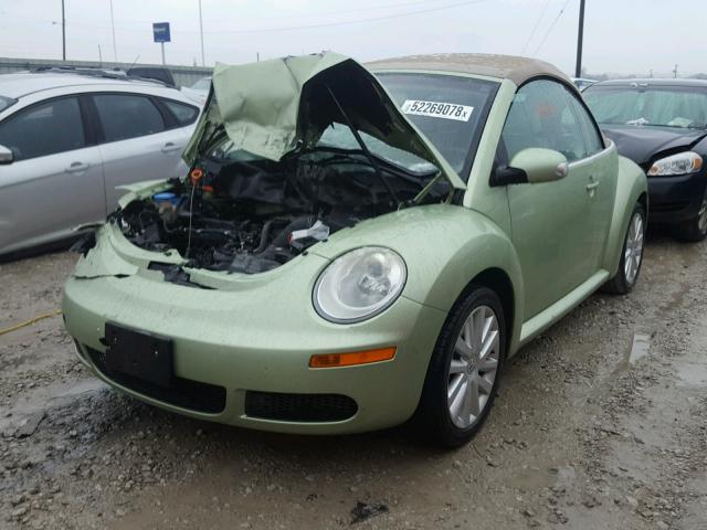 3VWRF31Y08M404496 - 2008 VOLKSWAGEN NEW BEETLE GREEN photo 2