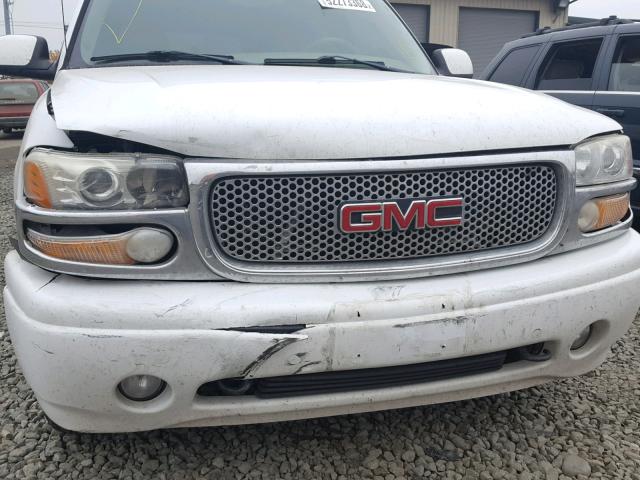 1GKEK63U45J220717 - 2005 GMC YUKON DENA WHITE photo 9