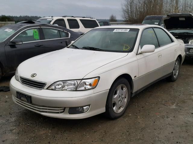 JT8BF28G710317178 - 2001 LEXUS ES 300 WHITE photo 2