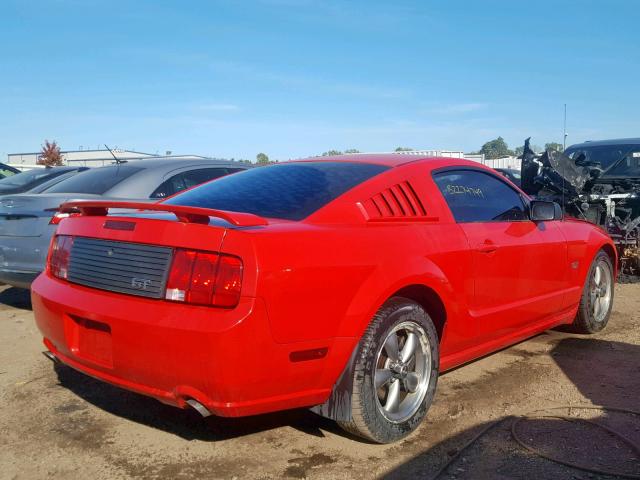 1ZVHT82H265263790 - 2006 FORD MUSTANG GT RED photo 4
