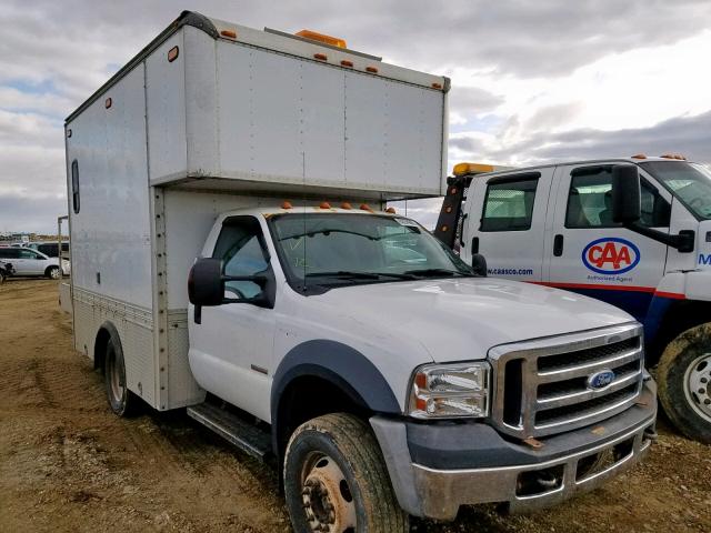 1FDAF57P17EA36775 - 2007 FORD F550 SUPER WHITE photo 1