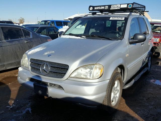 4JGAB54E6XA065582 - 1999 MERCEDES-BENZ ML 320 SILVER photo 2