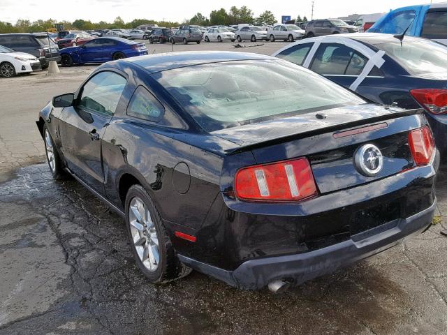 1ZVBP8AM9B5137560 - 2011 FORD MUSTANG BLACK photo 3