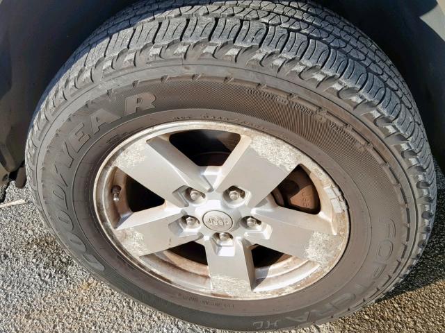 1J8HG48K26C359703 - 2006 JEEP COMMANDER ნაცრისფერი ფოტო 9