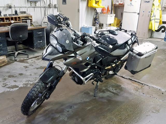 WB10B1106DZF85070 - 2013 BMW F700 GS GRAY photo 2