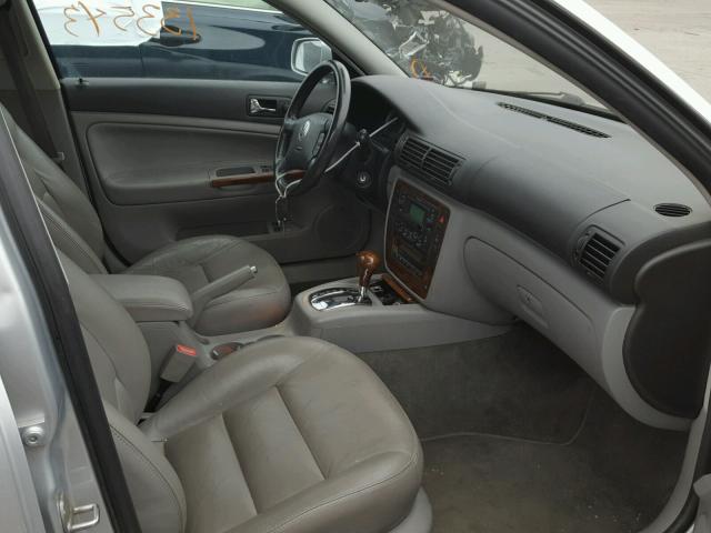 WVWTH63B02P177986 - 2002 VOLKSWAGEN PASSAT GLX SILVER photo 5
