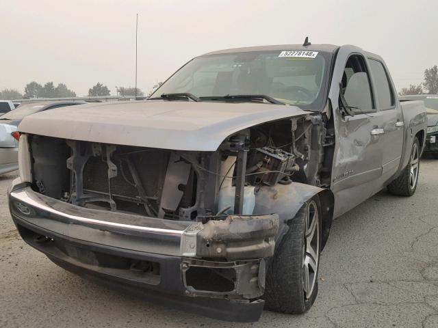 2GCEC13C471507443 - 2007 CHEVROLET SILVERADO GRAY photo 2