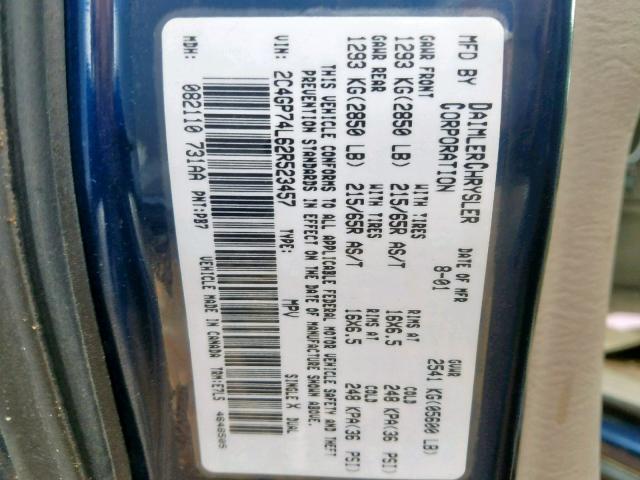 2C4GP74L62R523457 - 2002 CHRYSLER TOWN & COU BLUE photo 10