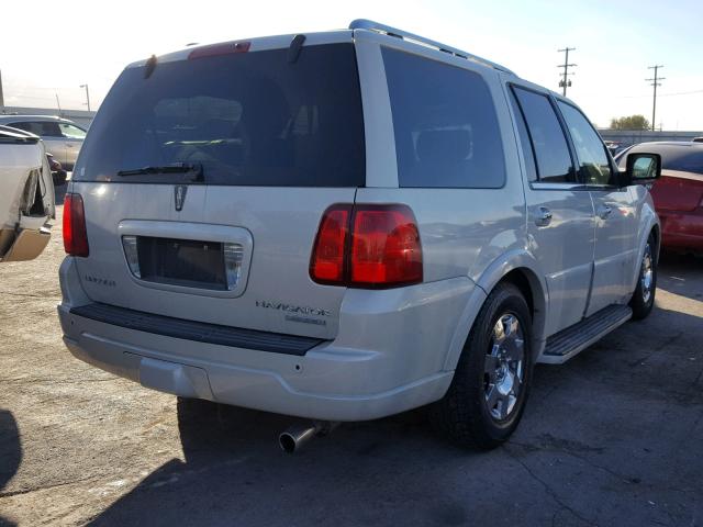 5LMFU28546LJ13492 - 2006 LINCOLN NAVIGATOR WHITE photo 4