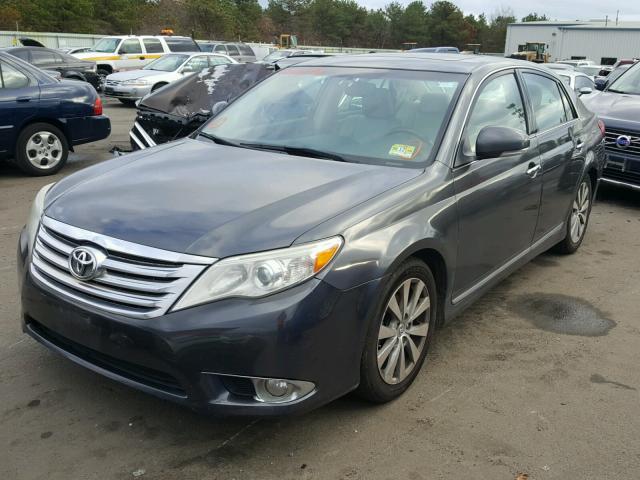 4T1BK3DB7BU433189 - 2011 TOYOTA AVALON BAS Մոխրագույն լուսանկար 2