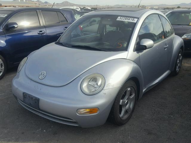 3VWBR31CX4M409129 - 2004 VOLKSWAGEN NEW BEETLE Silber Foto 2
