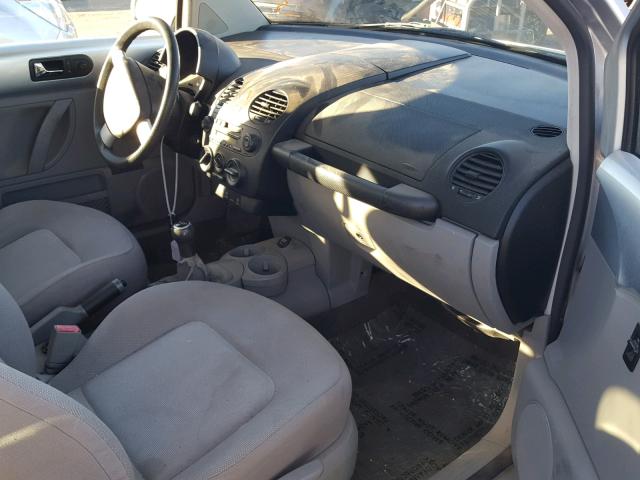 3VWBR31CX4M409129 - 2004 VOLKSWAGEN NEW BEETLE Silber Foto 5