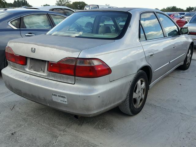 1HGCG5654WA139772 - 1998 HONDA ACCORD EX SILVER photo 4