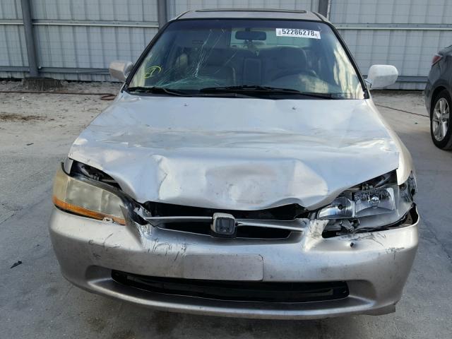 1HGCG5654WA139772 - 1998 HONDA ACCORD EX SILVER photo 9