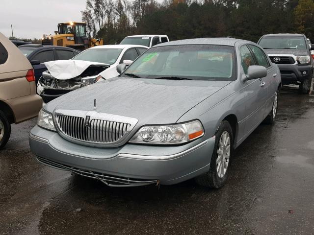 1LNHM81V76Y649848 - 2006 LINCOLN TOWN CAR S GRAY photo 2