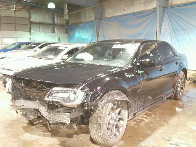 2C3CCAGG0GH136281 - 2016 CHRYSLER 300 S BLACK photo 2