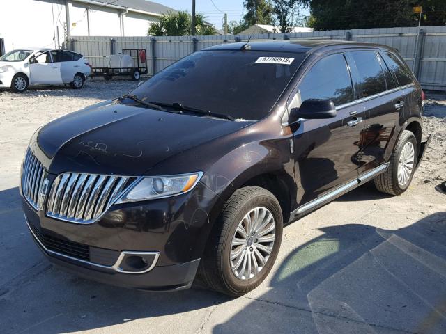 2LMDJ6JK4DBL15843 - 2013 LINCOLN MKX BLACK photo 2