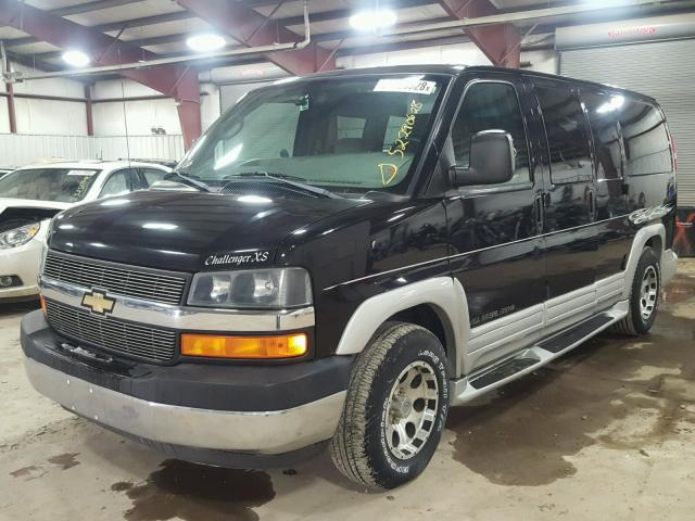 1GBFH15T251227708 - 2005 CHEVROLET EXPRESS G1 BLACK photo 2