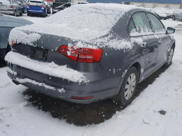 3VW2K7AJ9FM321573 - 2015 VOLKSWAGEN JETTA BASE CHARCOAL photo 4