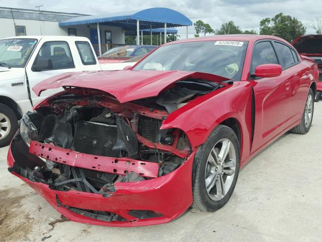 2C3CDXJG2DH571873 - 2013 DODGE CHARGER SX RED photo 2