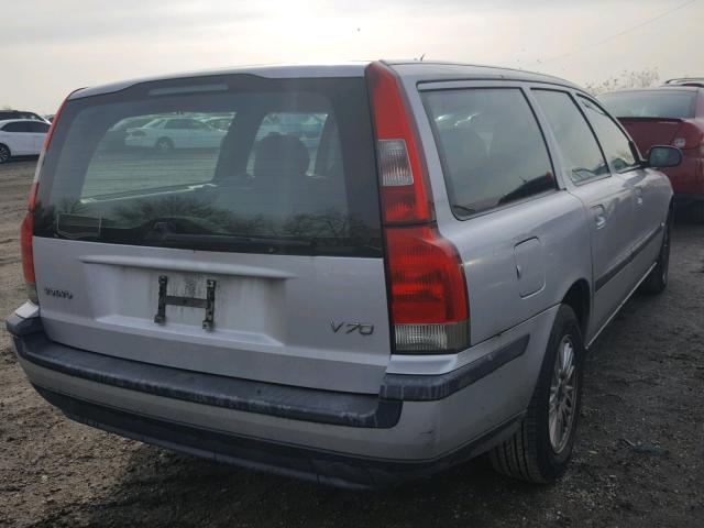 YV1SW61T942428298 - 2004 VOLVO V70 SILVER photo 4