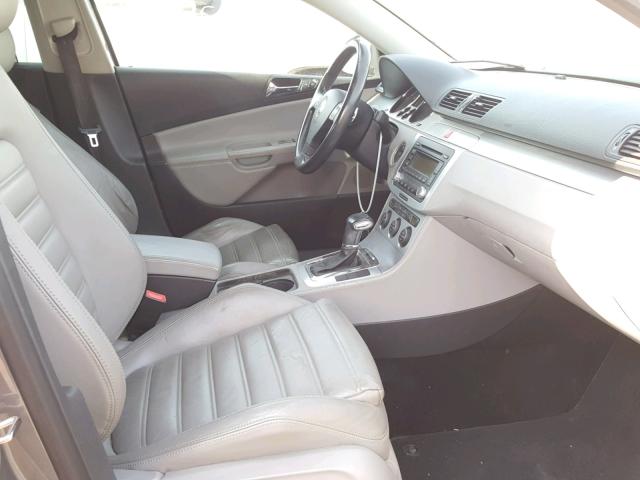 WVWCU73C26P146528 - 2006 VOLKSWAGEN PASSAT 3.6 GRAY photo 5