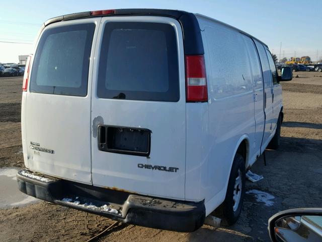 1GCFG15X531153599 - 2003 CHEVROLET EXPRESS G1 WHITE photo 4