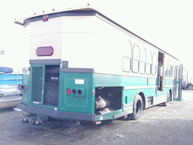 4UZAB9DT2BCAW8484 - 2011 FREIGHTLINER CHASSIS XB GREEN photo 4