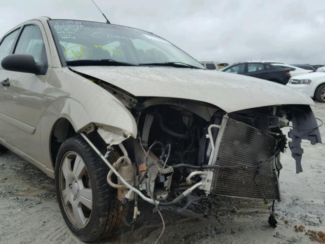 1FAHP34N57W294238 - 2007 FORD FOCUS ZX4 TAN photo 9