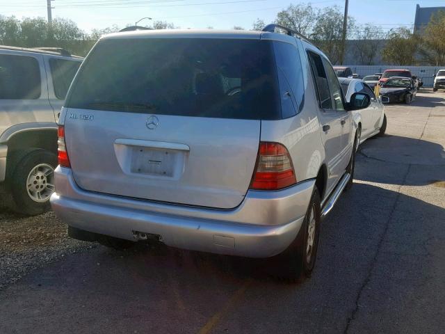 4JGAB54EXYA215372 - 2000 MERCEDES-BENZ ML 320 SILVER photo 4