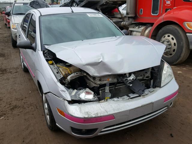 1FAHP34N97W328133 - 2007 FORD FOCUS ZX4 SILVER photo 1