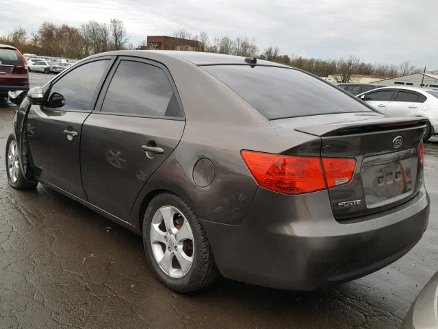 KNAFU4A22A5271004 - 2010 KIA FORTE EX GRAY photo 3