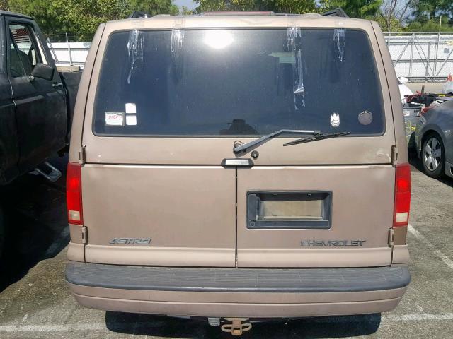 1GNDM19W7WB117839 - 1998 CHEVROLET ASTRO BROWN photo 9