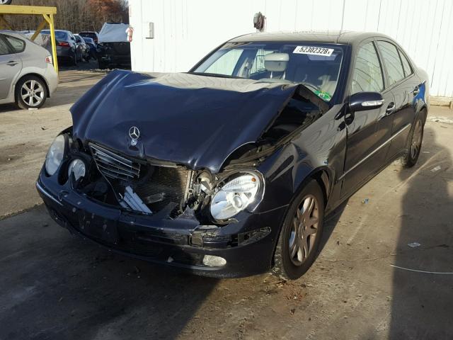 WDBUF65J25A610521 - 2005 MERCEDES-BENZ E 320 BLUE photo 2