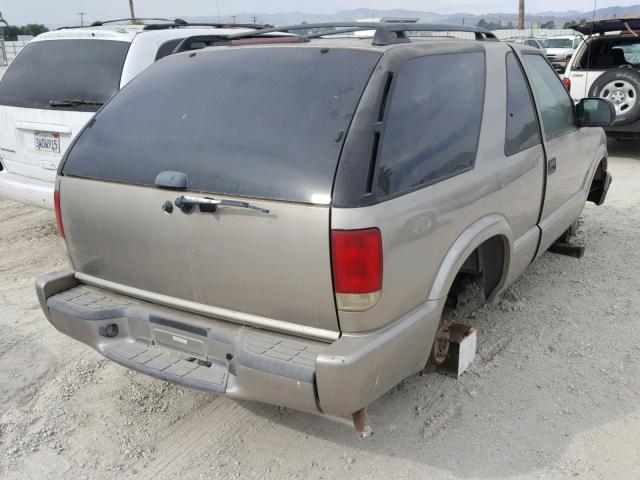 1GNCS18W7YK241695 - 2000 CHEVROLET BLAZER BROWN photo 4