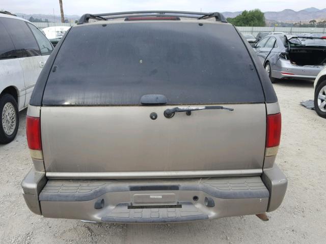 1GNCS18W7YK241695 - 2000 CHEVROLET BLAZER BROWN photo 9