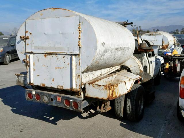 JT5VN82T8K0000386 - 1989 TOYOTA PICKUP CAB WHITE photo 4